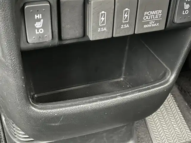 ホンダ Ｎ ＢＯＸ スラッシュ G Lインテリアカラーパッケージ 香川県 2018(平30)年 8.2万km クリスタルブラックパール 社外SDナビ/レザーシート/シートヒーター/革巻きステアリング/ステアリングリモコン（非連動）/社外キセノンライト/オートエアコン/ビルトインETC/プッシュスタート/スマートキー/電動格納ミラー