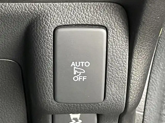 ホンダ Ｎ ＢＯＸ スラッシュ G Lインテリアカラーパッケージ 香川県 2018(平30)年 8.2万km クリスタルブラックパール 社外SDナビ/レザーシート/シートヒーター/革巻きステアリング/ステアリングリモコン（非連動）/社外キセノンライト/オートエアコン/ビルトインETC/プッシュスタート/スマートキー/電動格納ミラー