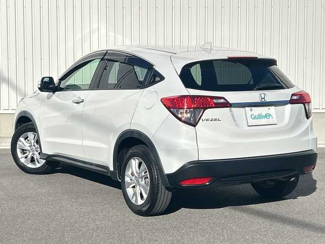 ホンダ ヴェゼル X ホンダセンシング 群馬県 2018(平30)年 5.6万km プラチナホワイトパール ワンオーナー/純正SDナビ/　(AM/FM/CD/DVD/BT/TV/SD/USB)/バックカメラ/ホンダセンシング/衝突軽減ブレーキ/誤発進抑制機能/レーンキープアシスト/レーダークルーズコントロール/先行車発進お知らせ機能/ふらつき防止機能/アイドリングストップ/社外前後ドライブレコーダー/ETC/純正フロアマット/AUTOライト/LEDヘッドライト/ステアリングリモコン/保証書/取扱説明書/記録簿