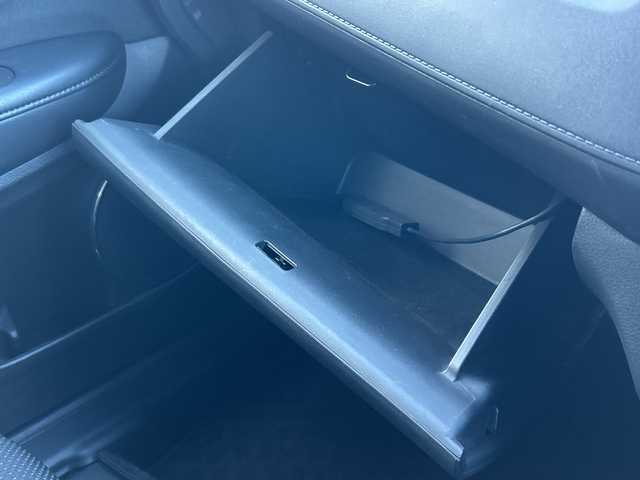 ホンダ ヴェゼル X ホンダセンシング 群馬県 2018(平30)年 5.6万km プラチナホワイトパール ワンオーナー/純正SDナビ/　(AM/FM/CD/DVD/BT/TV/SD/USB)/バックカメラ/ホンダセンシング/衝突軽減ブレーキ/誤発進抑制機能/レーンキープアシスト/レーダークルーズコントロール/先行車発進お知らせ機能/ふらつき防止機能/アイドリングストップ/社外前後ドライブレコーダー/ETC/純正フロアマット/AUTOライト/LEDヘッドライト/ステアリングリモコン/保証書/取扱説明書/記録簿