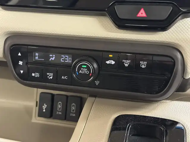 ホンダ Ｎ ＢＯＸ G EX ターボ ホンダセンシング 三重県 2019(平31)年 4.7万km プレミアムイエローパールⅡ ガソリン・ターボ/FF/MTモード付インパネCVT/純正 8インチナビ VXU-195NBi/（CD/DVD/FM/AM/TV/SD/Music Rack/iPod/Bluetooth/USB/AUX/CarPlay）/バックカメラ/両側パワースライドドア/ドライブレコーダー 前方（ナビ連動）/ビルトイン ETC/Honda SENSING/・衝突軽減ブレーキ［CMBS］/・車線維持支援システム［LKAS］/・路外逸脱抑制機能/・先行車発進お知らせ機能/・標識認識機能/・アダプティブクルーズコントロール［ACC］/装備/・オートエアコン/・オートライト/・LEDヘッドランプ/・ステアリングスイッチ/・パドルシフト/・JVCケンウッド ツィーター（スピーカーも変わってるかも）/・14インチスチールホイール/・プッシュスタート