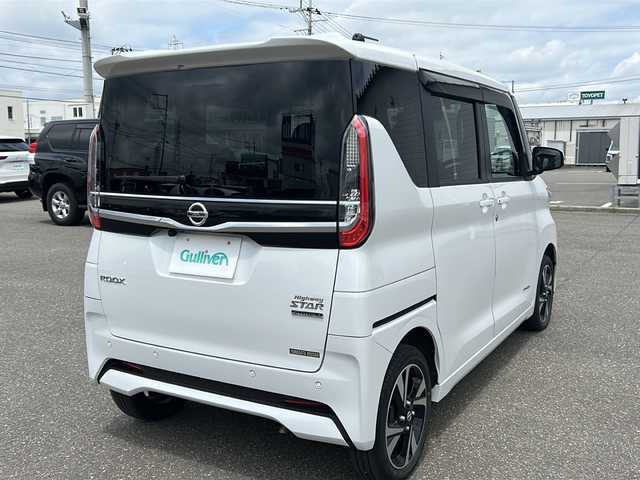 日産 ルークス HWS X プロパイロットED 秋田県 2022(令4)年 6万km ホワイトパール 純正メモリナビ（BT/TV）/前方位カメラ/クルーズコントロール（追従あり）/シートヒーター（D＋N席）/オートホールド/純正ETC2.0