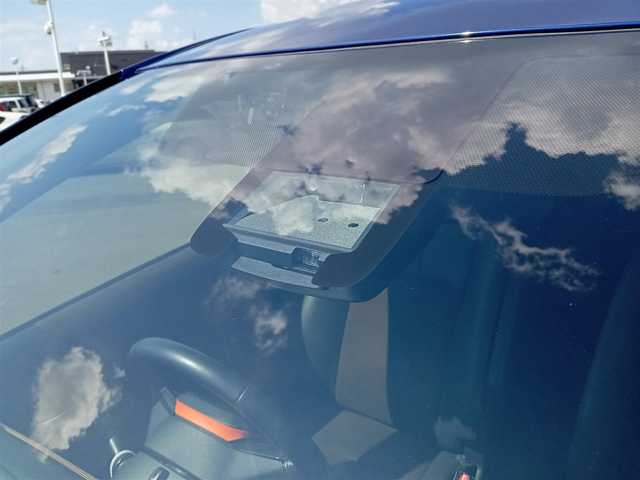 トヨタ シエンタ ハイブリッド G クエロ 福井県 2020(令2)年 4.9万km ダークブルーマイカM ワンオーナー車/全方位カメラ/前席シートヒーター/１００V充電/ステアリングヒーター/社外ヘッドアップディスプレイ/前後コーナーセンサー/クルーズコントロール/ビルトインETC/LEDヘッドライト/Fフォグ/両側パワースライドドア/衝突被害軽減システム/9インチトヨタディーラーオプションナビ/フルセグテレビ/レーンキープアシスト/横滑り防止装置/盗難防止装置/オートマチックハイビーム/アイドリングストップ/純正フロアマット/ダブルエアバッグ/スマートキー