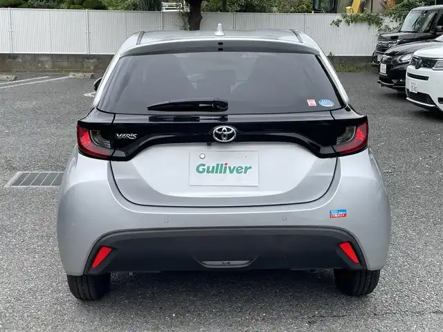 トヨタ ヤリス X 東京都 2020(令2)年 0.9万km シルバーマイカM ワンオーナー/ディスプレイオーディオ/純正ナビキット／bluetoothオーディオ／USB/Apple CarPlay／Android Auto対応/バックカメラ/純正ビルトインETC/トヨタセーフティセンス/サイド&カーテンシールドエアバッグ