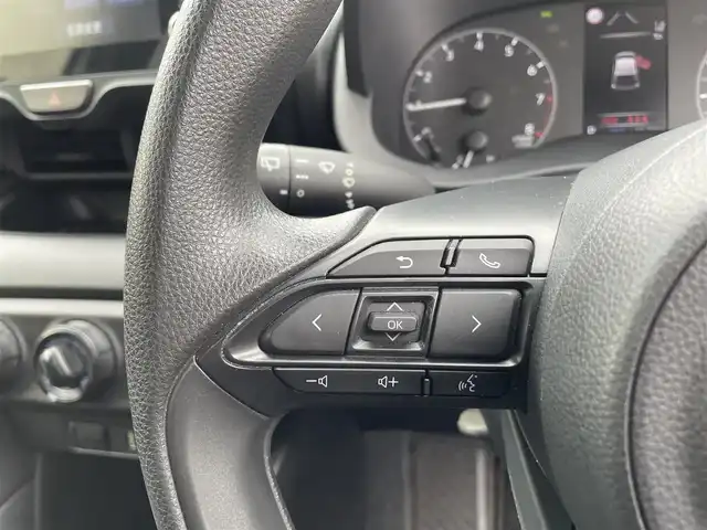 トヨタ ヤリス X 東京都 2020(令2)年 0.9万km シルバーマイカM ワンオーナー/ディスプレイオーディオ/純正ナビキット／bluetoothオーディオ／USB/Apple CarPlay／Android Auto対応/バックカメラ/純正ビルトインETC/トヨタセーフティセンス/サイド&カーテンシールドエアバッグ