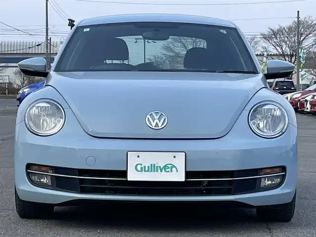 フォルクスワーゲン ザ・ビートル デザイン 道央・札幌 2013(平25)年 13.3万km デニムブルー ワンオーナー/社外メモリーナビ/AM/FM/CD/DVD/SD/AUX/フルセグ/横滑り防止装置/クルーズコントロール/ETC/革巻きステアリング/MTモード付AT/リモコンキー/ハロゲンヘッドライト/フォグランプ/ヘッドライトレベライザー/電動格納ミラー/ヒーテッドドアミラー/ウィンカーミラー/純正フロアマット/スペアキー/社外AW付冬タイヤ積込/215/65/R15/2017年/山5mm
