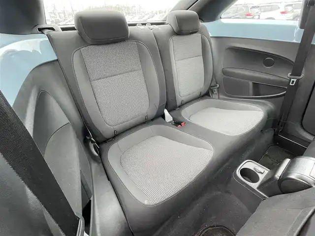 フォルクスワーゲン ザ・ビートル デザイン 道央・札幌 2013(平25)年 13.3万km デニムブルー ワンオーナー/社外メモリーナビ/AM/FM/CD/DVD/SD/AUX/フルセグ/横滑り防止装置/クルーズコントロール/ETC/革巻きステアリング/MTモード付AT/リモコンキー/ハロゲンヘッドライト/フォグランプ/ヘッドライトレベライザー/電動格納ミラー/ヒーテッドドアミラー/ウィンカーミラー/純正フロアマット/スペアキー/社外AW付冬タイヤ積込/215/65/R15/2017年/山5mm