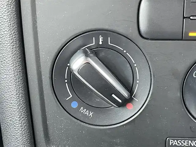 フォルクスワーゲン ザ・ビートル デザイン 道央・札幌 2013(平25)年 13.3万km デニムブルー ワンオーナー/社外メモリーナビ/AM/FM/CD/DVD/SD/AUX/フルセグ/横滑り防止装置/クルーズコントロール/ETC/革巻きステアリング/MTモード付AT/リモコンキー/ハロゲンヘッドライト/フォグランプ/ヘッドライトレベライザー/電動格納ミラー/ヒーテッドドアミラー/ウィンカーミラー/純正フロアマット/スペアキー/社外AW付冬タイヤ積込/215/65/R15/2017年/山5mm