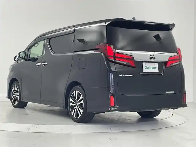 トヨタ アルファード S Cパッケージ 大阪府 2020(令2)年 6万km ブラック トヨタセーフティセンス/・プリクラッシュセーフティ（PCS）/・レーダークルーズコントロール（全車速追従機能付）/・レーントレーシングアシスト（LTA）/・レーンディパーチャーアラート（LDA）/・オートマチックハイビーム（AHB）/・先行車発進告知機能/サンルーフ/純正フリップダウンモニター/純正ディスプレイオーディオ/CD／DVD／BT／TUNER/両側パワースライドドア/パワーバックドア/LEDヘッドライト/パワーシート/シートヒーター/ベンチクーラー/シートメモリ/オットマン/ステアリングヒーター/スマートキー/プッシュスタート/ビルトインETC
