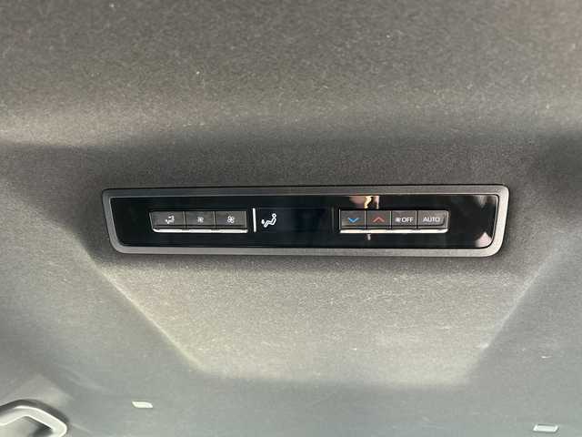 トヨタ ヴォクシー S－Z 滋賀県 2023(令5)年 0.9万km アティチュードブラックマイカ メーカーナビ　更新必要/　【AM・FM/DISC/TV/USB/Bluetooth】/バックカメラ/シートヒーター・エアシート/レーダークルーズコントロール/ブラインドスポットモニター/プリクラッシュセーフティー/プロアクティブドライビングアシスト/パーキングサポートブレーキ/リヤクロストラフィックアラート/パーキングアシスト/安心降車アシスト/ロードサインアシスト/レーンチェンジアシスト/フロントクロストラフィックアラート/両側パワースライドドア/電格ミラー/ウィンカーミラー/ドライブレコーダー/ETC2/0