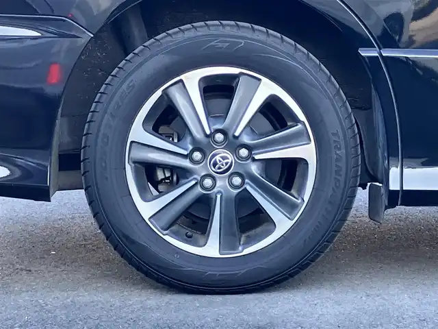 トヨタ ヴォクシー ZS 煌Ⅱ 静岡県 2019(令1)年 4.8万km ブラック エンジンスタートボタン/パワーステアリング/パワーウィンドウ/アイドリングストップ/スマートキー/スペアキー1本/WAC/レーダークルーズコントロール/ETC/バックカメラ/純正ナビ（CD/DVD/BT/フルセグ）/地図SDなし/三列シート/ドライブレコーダー/ウォークスルー/純正フロアマット/布シート/両側パワースライドドア/純正アルミホイール/ABS/横滑り防止装置/コーナーセンサー前後/レーンキープアシスト/オートライト/オートマチックハイビーム/LEDヘッドライト/Wエアバッグ/衝突軽減システム