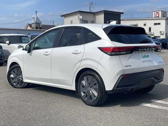日産 ノート X FOUR 秋田県 2022(令4)年 7.4万km ピュアホワイトパール 純正ナビ/純正Bluetooth/フルセグ/全方位カメラ/ETC2.0/４WD/前席シートヒーター/前後コーナーセンサー/スペアキー
