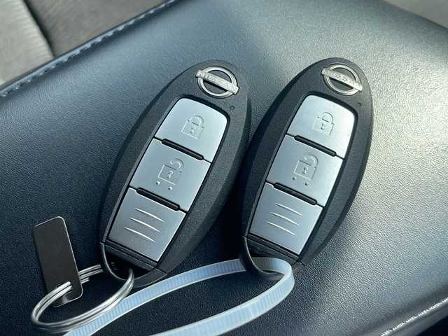 日産 ノート X FOUR 秋田県 2022(令4)年 7.4万km ピュアホワイトパール 純正ナビ/純正Bluetooth/フルセグ/全方位カメラ/ETC2.0/４WD/前席シートヒーター/前後コーナーセンサー/スペアキー