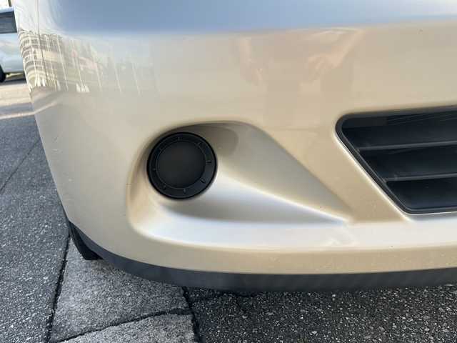 日産 ティーダ 15M SV +プラズマ 富山県 2012(平24)年 6.4万km シルキーベージュ ハーフレザーシート/純正メモリーナビ(MP311D-A)/DVD/BT/フルセグ/ビルトインETC/電動格納ミラー/オートライト/純正ドアバイザー/純正フロアマット/キーレス