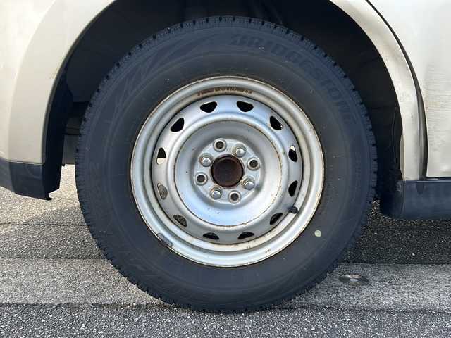 日産 ティーダ 15M SV +プラズマ 富山県 2012(平24)年 6.4万km シルキーベージュ ハーフレザーシート/純正メモリーナビ(MP311D-A)/DVD/BT/フルセグ/ビルトインETC/電動格納ミラー/オートライト/純正ドアバイザー/純正フロアマット/キーレス