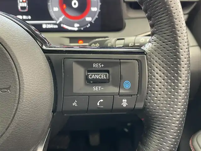 日産 オーラ ニスモ 愛知県 2022(令4)年 1.8万km ピュアホワイトパール 純正９型ナビＴＶ　ＨＤＭＩ　デジタルインナーミラー　全方位カメラ　プロパイロット　シートヒータ　ワイヤレス充電　純正ニスモスポイラー　電動パーキングブレーキ　ＬＥＤオートライト　オートホールド　ハンドル支援　エマージェンシーブレーキ　コーナーセンサー　ETC2.0　フォグランップ　禁煙車