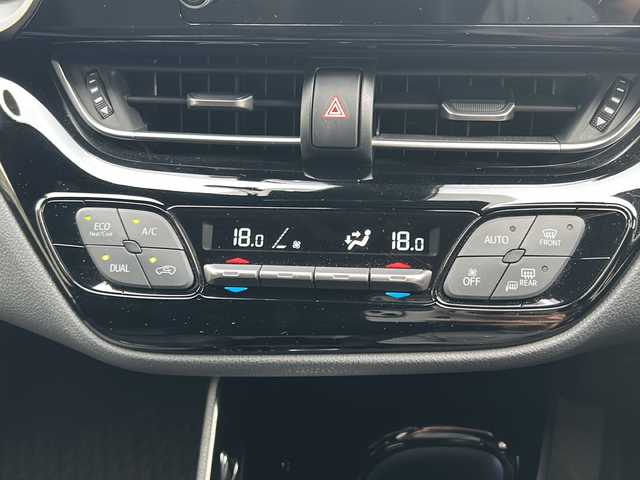 トヨタ Ｃ－ＨＲ G 愛知県 2020(令2)年 3.3万km オキサイドブロンズM ワンオーナー/純正ナビ/Bluetooth・AM・FM・USB・Miracast/パノラミックビューモニター/ハーフレザーシート/トヨタセーフティーセンス/・レーダークルーズコントロール/・クリアランスソナー/・プリクラッシュセーフティー/・レーンディパーチャーアラート/・ブラインドスポットモニター/・横滑り防止機能/・リヤクロストラフィックアラート/・パーキングサポートブレーキ/オートブレーキホールド/純正18インチAW/ビルトインETC2.0/オートハイビーム/ステアリングスイッチ/LEDヘッドライト/フォグランプ/ユピテル製前後ドライブレコーダー/純正フロアマット/純正ドアバイザー/ISOFIX/ディーラー整備記録簿/保証書/取扱説明書/スペアスマートキー