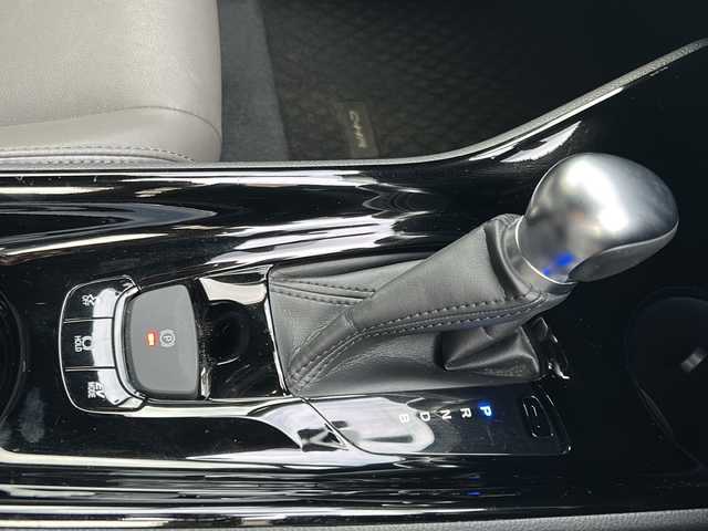 トヨタ Ｃ－ＨＲ G 愛知県 2020(令2)年 3.3万km オキサイドブロンズM ワンオーナー/純正ナビ/Bluetooth・AM・FM・USB・Miracast/パノラミックビューモニター/ハーフレザーシート/トヨタセーフティーセンス/・レーダークルーズコントロール/・クリアランスソナー/・プリクラッシュセーフティー/・レーンディパーチャーアラート/・ブラインドスポットモニター/・横滑り防止機能/・リヤクロストラフィックアラート/・パーキングサポートブレーキ/オートブレーキホールド/純正18インチAW/ビルトインETC2.0/オートハイビーム/ステアリングスイッチ/LEDヘッドライト/フォグランプ/ユピテル製前後ドライブレコーダー/純正フロアマット/純正ドアバイザー/ISOFIX/ディーラー整備記録簿/保証書/取扱説明書/スペアスマートキー