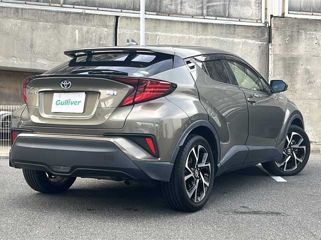 トヨタ Ｃ－ＨＲ G 愛知県 2020(令2)年 3.3万km オキサイドブロンズM ワンオーナー/純正ナビ/Bluetooth・AM・FM・USB・Miracast/パノラミックビューモニター/ハーフレザーシート/トヨタセーフティーセンス/・レーダークルーズコントロール/・クリアランスソナー/・プリクラッシュセーフティー/・レーンディパーチャーアラート/・ブラインドスポットモニター/・横滑り防止機能/・リヤクロストラフィックアラート/・パーキングサポートブレーキ/オートブレーキホールド/純正18インチAW/ビルトインETC2.0/オートハイビーム/ステアリングスイッチ/LEDヘッドライト/フォグランプ/ユピテル製前後ドライブレコーダー/純正フロアマット/純正ドアバイザー/ISOFIX/ディーラー整備記録簿/保証書/取扱説明書/スペアスマートキー