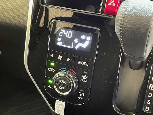 トヨタ ルーミー カスタムG 岩手県 2019(令1)年 4.3万km パールホワイトⅢ ４WD/ワンオーナー/全方位カメラ/両側パワースライドドア/スマートアシスト/クルーズコントロール/コーナーセンサー/レーンアシスト/衝突被害軽減ブレーキ/横滑り防止装置/ドライブレコーダー/アイドリングストップ/オートハイビーム/LEDヘッドライト/フォグランプ/純正ナビ（Bluetooth CD DVD フルセグ）/純正１４インチアルミホイール/ステアリングスイッチ/ロールサンシェード/シートバックテーブル
