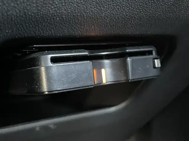 シトロエン Ｃ３ シャイン 千葉県 2018(平30)年 4.5万km オレンジ 衝突軽減ブレーキ/レーンキープアシスト/ブラインドスポットモニター/クルーズコントロール/純正メーカーディスプレイナビ/・BT/USB/バックカメラ/ステアリングスイッチ/ETC/LEDヘッドライト/オートライト/フォグライト/スマートキー/プッシュスタート/フロアマット/純正16インチAW