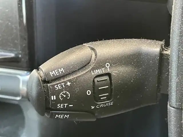 シトロエン Ｃ３ シャイン 千葉県 2018(平30)年 4.5万km オレンジ 衝突軽減ブレーキ/レーンキープアシスト/ブラインドスポットモニター/クルーズコントロール/純正メーカーディスプレイナビ/・BT/USB/バックカメラ/ステアリングスイッチ/ETC/LEDヘッドライト/オートライト/フォグライト/スマートキー/プッシュスタート/フロアマット/純正16インチAW