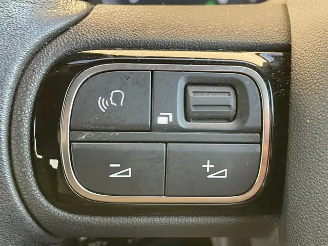 シトロエン Ｃ３ シャイン 千葉県 2018(平30)年 4.5万km オレンジ 衝突軽減ブレーキ/レーンキープアシスト/ブラインドスポットモニター/クルーズコントロール/純正メーカーディスプレイナビ/・BT/USB/バックカメラ/ステアリングスイッチ/ETC/LEDヘッドライト/オートライト/フォグライト/スマートキー/プッシュスタート/フロアマット/純正16インチAW