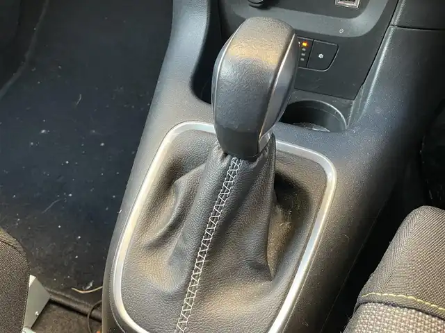 シトロエン Ｃ３ シャイン 千葉県 2018(平30)年 4.5万km オレンジ 衝突軽減ブレーキ/レーンキープアシスト/ブラインドスポットモニター/クルーズコントロール/純正メーカーディスプレイナビ/・BT/USB/バックカメラ/ステアリングスイッチ/ETC/LEDヘッドライト/オートライト/フォグライト/スマートキー/プッシュスタート/フロアマット/純正16インチAW