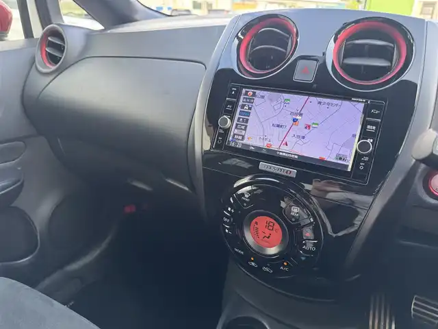 日産 ノート ニスモS 千葉県 2018(平30)年 5.1万km ブリリアントホワイトパール 5MT/純正SDナビ/フルセグTV/Bluetooth/バックカメラ/NISMO専用シート/NISMO専用ペダル/純正17インチAW/LEDライト/ETC/スマートキー