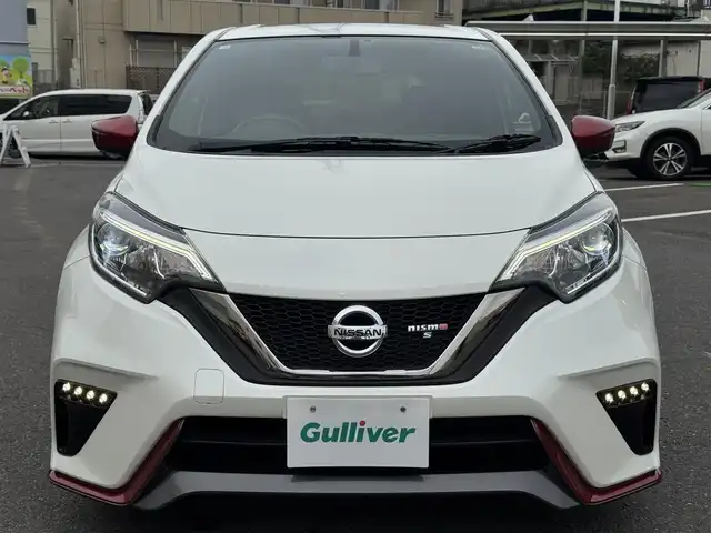 日産 ノート ニスモS 千葉県 2018(平30)年 5.1万km ブリリアントホワイトパール 5MT/純正SDナビ/フルセグTV/Bluetooth/バックカメラ/NISMO専用シート/NISMO専用ペダル/純正17インチAW/LEDライト/ETC/スマートキー