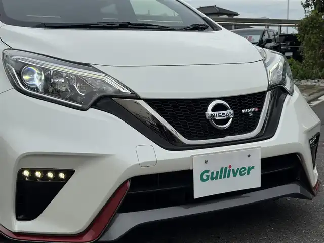 日産 ノート ニスモS 千葉県 2018(平30)年 5.1万km ブリリアントホワイトパール 5MT/純正SDナビ/フルセグTV/Bluetooth/バックカメラ/NISMO専用シート/NISMO専用ペダル/純正17インチAW/LEDライト/ETC/スマートキー
