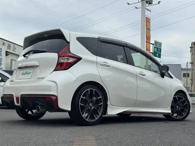 日産 ノート ニスモS 千葉県 2018(平30)年 5.1万km ブリリアントホワイトパール 5MT/純正SDナビ/フルセグTV/Bluetooth/バックカメラ/NISMO専用シート/NISMO専用ペダル/純正17インチAW/LEDライト/ETC/スマートキー