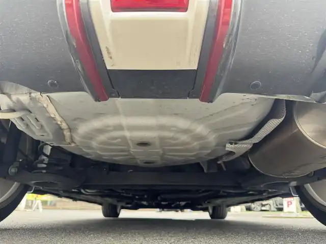 日産 ノート ニスモS 千葉県 2018(平30)年 5.1万km ブリリアントホワイトパール 5MT/純正SDナビ/フルセグTV/Bluetooth/バックカメラ/NISMO専用シート/NISMO専用ペダル/純正17インチAW/LEDライト/ETC/スマートキー