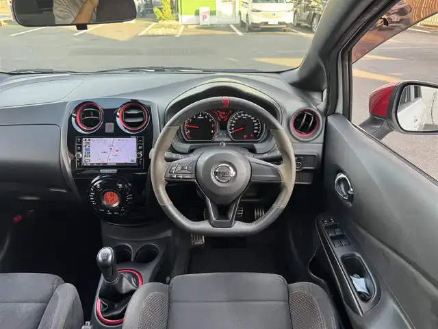 日産 ノート ニスモS 千葉県 2018(平30)年 5.1万km ブリリアントホワイトパール 5MT/純正SDナビ/フルセグTV/Bluetooth/バックカメラ/NISMO専用シート/NISMO専用ペダル/純正17インチAW/LEDライト/ETC/スマートキー