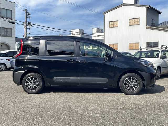トヨタ シエンタ ハイブリッド Z 福井県 2023(令5)年 2.9万km ブラック ワンオーナー /4WD/３列シート/純正メモリナビゲーション/（Bluetooth）/フルセグテレビ /360°カメラ/プリクラッシュセーフティ/レーンキープアシスト/アダプティブクルーズコントロール/ブラインドスポットモニター/モデリスタ15インチアルミホイール/オートリトラミラー /オートライト/オートハイビーム/クリアランスソナー /AC100V/USBポート/充電ポート/両側電動スライドドア/ETC（ビルトイン）/ステアリングヒーター/シートヒーター /LEDヘッドライト/LEDフォグランプ/スマートキー/プッシュスタート/保証hそ/取扱説明書