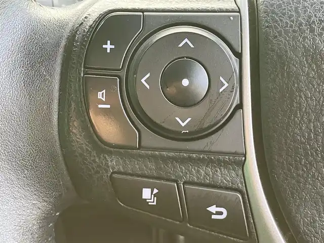 トヨタ ヴォクシー ハイブリッド V 静岡県 2014(平26)年 11.8万km ブラック エンジンスタートボタン/パワーステアリング/パワーウィンドウ/アイドリングストップ/スマートキー/Wオートエアコン/クルーズコントロール/ALPINE製11インチナビ（CD/DVD/BT/フルセグ）/ALPINE製10.2インチ後席モニター/バックカメラ/フロアマット/三列シート/ウォークスルー/D席N席シートヒーター/布シート/両側パワースライドドア/社外アルミホイール/ABS/オートライト/W+サイドエアバッグ/カーテンエアバッグ/衝突軽減システム