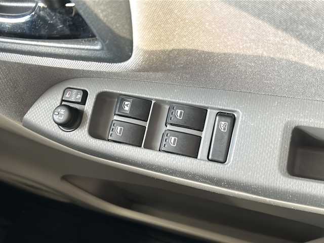 ダイハツ キャスト スタイル X SAⅡ 道央・札幌 2017(平29)年 7.3万km パールホワイトⅢ 純正ナビ（Am/Fm/CD/DVD/BT/SD/USB/TVフルセグ）/ETC/オートエアコン/衝突被害軽減ブレーキ/横滑り防止装置/アイドリングストップ/プッシュスタート/オートライト/ISOFIX/電動格納ミラー/純正フロアマット/純正ドアバイザー/セキュリティアラーム/純正ホイールカバー