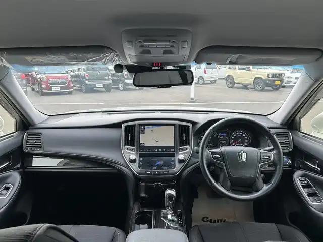 トヨタ クラウン ハイブリッド アスリートS 和歌山県 2017(平29)年 6.9万km ホワイトパールクリスタルシャイン 純正ナビ/フルセグTV/バックカメラ/プリクラッシュセーフティー/レーダークルーズコントロール/パワーシート/シートヒーター/ステアリングヒーター/ドライブレコーダー/純正アルミホイール/純正フロアマット/LEDヘッドライト/オートライト