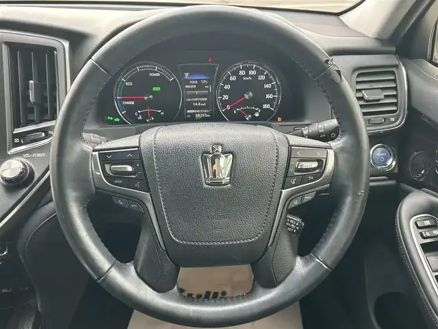 トヨタ クラウン ハイブリッド アスリートS 和歌山県 2017(平29)年 6.9万km ホワイトパールクリスタルシャイン 純正ナビ/フルセグTV/バックカメラ/プリクラッシュセーフティー/レーダークルーズコントロール/パワーシート/シートヒーター/ステアリングヒーター/ドライブレコーダー/純正アルミホイール/純正フロアマット/LEDヘッドライト/オートライト