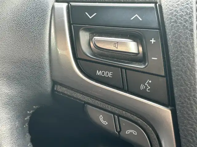 トヨタ クラウン ハイブリッド アスリートS 和歌山県 2017(平29)年 6.9万km ホワイトパールクリスタルシャイン 純正ナビ/フルセグTV/バックカメラ/プリクラッシュセーフティー/レーダークルーズコントロール/パワーシート/シートヒーター/ステアリングヒーター/ドライブレコーダー/純正アルミホイール/純正フロアマット/LEDヘッドライト/オートライト