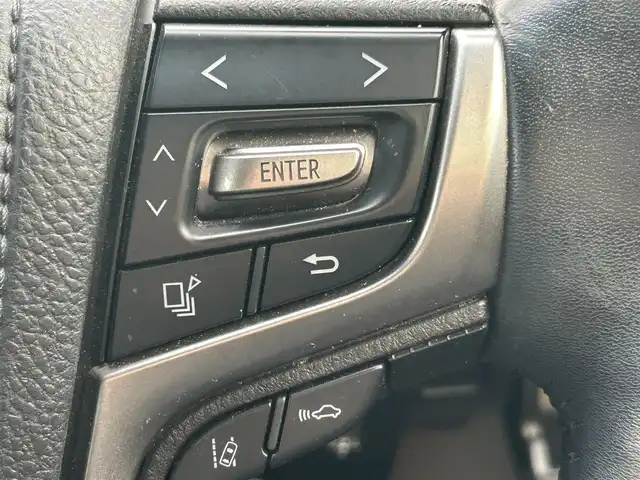 トヨタ クラウン ハイブリッド アスリートS 和歌山県 2017(平29)年 6.9万km ホワイトパールクリスタルシャイン 純正ナビ/フルセグTV/バックカメラ/プリクラッシュセーフティー/レーダークルーズコントロール/パワーシート/シートヒーター/ステアリングヒーター/ドライブレコーダー/純正アルミホイール/純正フロアマット/LEDヘッドライト/オートライト