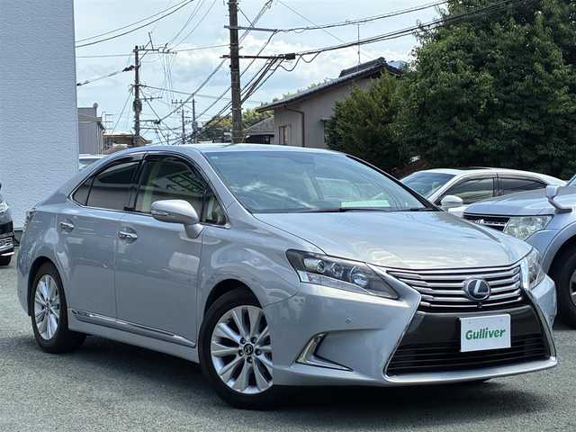 レクサス ＨＳ 250h バージョンI 熊本県 2013(平25)年 14.1万km ムーンライトオパール 純正ＨＤＤナビ/【フルセグTV/CD/DVD/SD/USB/AUX/BT】/バックカメラ/クルーズコントロール/純正17インチAW/コーナーセンサー/革シート/前席パワーシート（D席メモリ付）/前席シートヒーター/前席シートクーラー/ドライブレコーダー/ＬＥＤヘッドライト/オートライト/フォグランプ/ビルトインＥＴＣ/ステアリングリモコン/純正フロアマット/純正ドアバイザー
