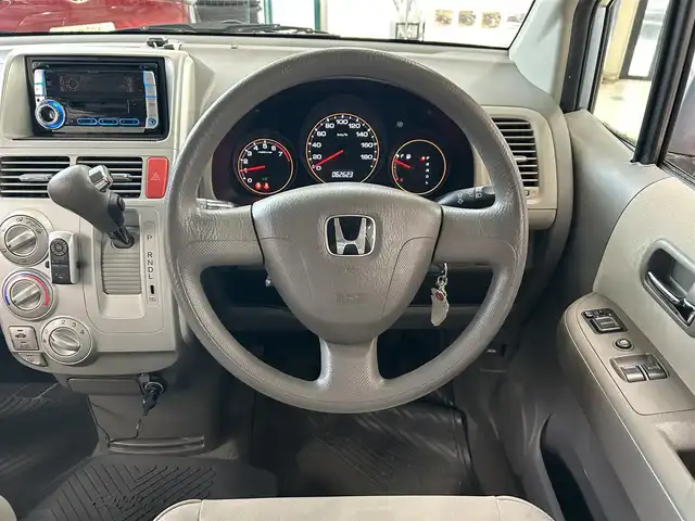 ホンダ モビリオ A 東京都 2004(平16)年 6.3万km パープリッシュシルバーメタリック 社外デッキ/(kenwood DPX-50MD)/(CD/AUX/FM)/社外ラバーマット/電動格納ミラー/W　ABSエアバッグ/新車時保証書/取扱説明書