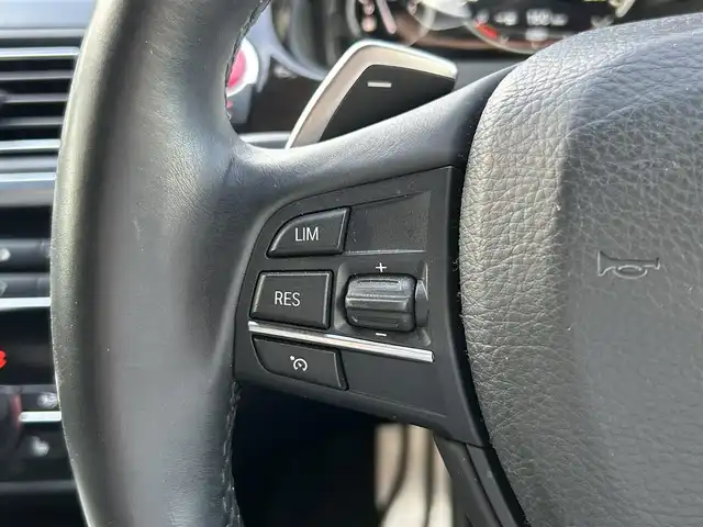 ＢＭＷ ６４０ｉ グランクーペ Mスポーツ 群馬県 2013(平25)年 6.9万km アルピンホワイトⅢ ターボ/純正HDDナビ/（CD/DVD/Bluetooth/AUX/USB/フルセグ）/バックカメラ/サンルーフ/ハーフレザーシート/前席パワーシート/シートヒーター/クルーズコントロール/オートブレーキホールド/プッシュスタート/アイドリングストップ/前後ドライブレコーダー/オートライト/オートエアコン/GPSレーダー/ステアリングスイッチ/パドルシフト/社外フロアマット/純正19インチAW/クリアランスソナー/LEDヘッドライト/Fグリル積込/H＆Rダウンサス積込/スペアキー×1