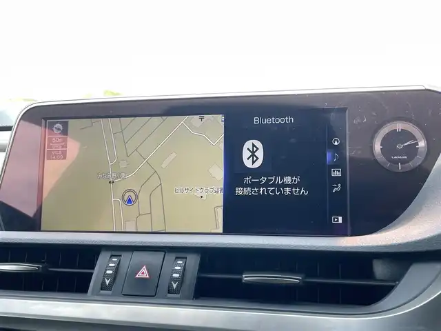 レクサス ＥＳ 300h Fスポーツ 東京都 2019(令1)年 6万km ホワイトノーヴァガラスフレーク サンルーフ/Lexus Safety System＋/・プリクラッシュセーフティ/・レーントレーシングアシスト/・オートマチックハイビーム/・レーダークルーズコントロール/・ブラインドスポットモニター/・パーキングサポートブレーキ/純正12.3型ナビ/CD/DVD/BT/AM/FM/バックカメラ/レザーシート/シートヒーター/ベンチレーション/三連眼LEDヘッドライト/デジタルインナーミラー/パワートランク/前方ドライブレコーダー/ビルトインETC2.0/純正19インチAW/（タイヤ：2024年製）/保証書・取説・スペアキー