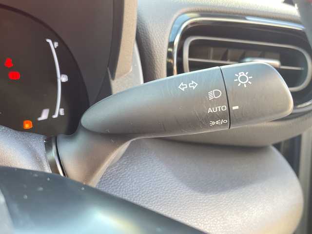 トヨタ ヤリスクロス ハイブリッド Z 沖縄県 2024(令6)年 0.9万km マッシブグレー 純正ディスプレイオーディオ/ステアリングスイッチ/Ｂｌｕｅｔｏｏｔｈ/バックカメラ/全周囲カメラ/アイドリングストップ/クルーズコントロール/プッシュスタート/ETC/スマートキー/パワーシート/シートヒーター/衝突被害軽減システム/ＢＳＭ/電子サイドブレーキ/オートホールド/ハンドルヒーター/ドライブレコーダー/禁煙車