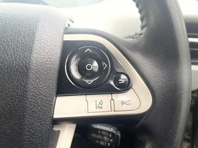 トヨタ プリウス Sセーフティプラス 愛媛県 2018(平30)年 8万km スティールブロンドM KENWOODナビ　/AM/FM/CD/DVD/BT/フルセグTV　/バックカメラ　/トヨタセーフティセンス/レーダークルーズコントロール/車線逸脱防止装置/衝突被害軽減装置/先進車発進お知らせ装置/横滑り防止装置/オートマチックハイビーム/ドライブレコーダー　/シンプルインテリジェントパーキングアシスト　/ETC/ISOFIX/純正ドアバイザー/現状サマー(純正AW)(195/65/R１５)/DUNLOP ENASAVE