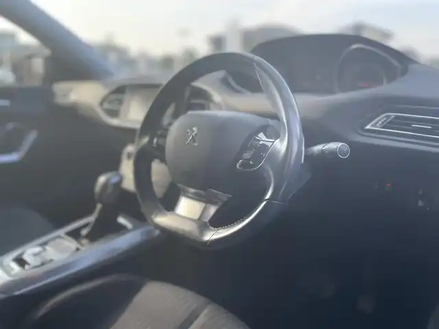 プジョー ３０８ SW プレミアム 栃木県 2015(平27)年 5.8万km 黒 ナビ/フルセグTV（走行中視聴不可）/バックカメラ/ETC/リアソナー /オートライト/ハロゲンライト/プッシュスタート/クルーズコントロール