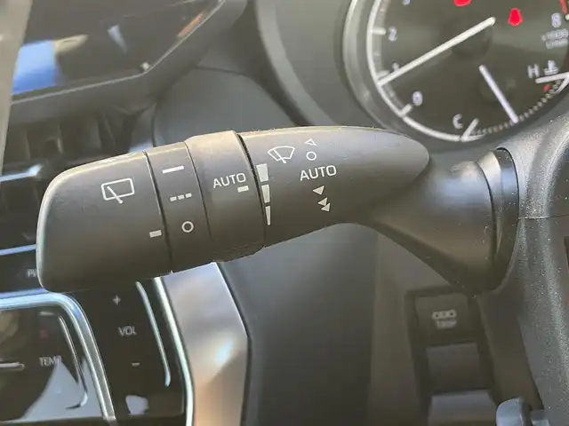 トヨタ ハリアー Z レザーパッケージ 滋賀県 2020(令2)年 2.7万km ブラック ワンオーナー/ＪＢＬサウンドシステム/12.3型ディスプレイ/・Bluetooth/フルセグ/・CD/DVD/アラウンドビューモニター/革巻きステアリング/ステアリングリモコン/ETC2.0/レーダークルコン/デジタルインナーミラー/前席シートヒーター/前席シートベンチレーション/前席パワーシート/黒革シート/オートリトラミラー/オートハイビーム/LEDオートライト/フォグライト/トヨタセーフティセンス/・レーントレーシングアシスト/・プリクラッシュセーフティ/・ブラインドスポットモニター/・クリアランスソナー/・ヘッドアップディスプレイ/・ロードサインアシスト/スマートキー