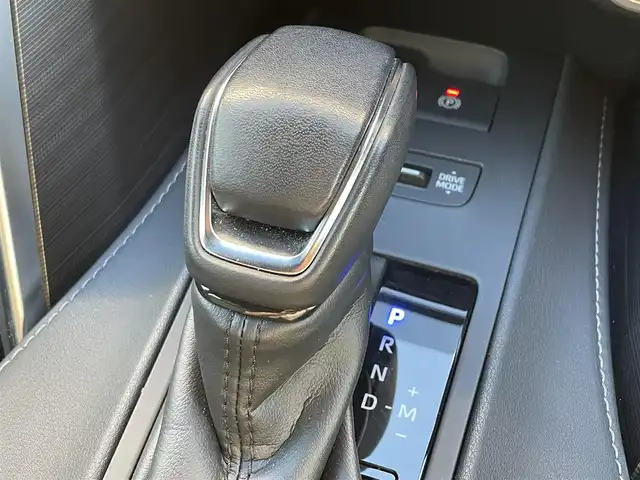 トヨタ ハリアー Z レザーパッケージ 滋賀県 2020(令2)年 2.7万km ブラック ワンオーナー/ＪＢＬサウンドシステム/12.3型ディスプレイ/・Bluetooth/フルセグ/・CD/DVD/アラウンドビューモニター/革巻きステアリング/ステアリングリモコン/ETC2.0/レーダークルコン/デジタルインナーミラー/前席シートヒーター/前席シートベンチレーション/前席パワーシート/黒革シート/オートリトラミラー/オートハイビーム/LEDオートライト/フォグライト/トヨタセーフティセンス/・レーントレーシングアシスト/・プリクラッシュセーフティ/・ブラインドスポットモニター/・クリアランスソナー/・ヘッドアップディスプレイ/・ロードサインアシスト/スマートキー